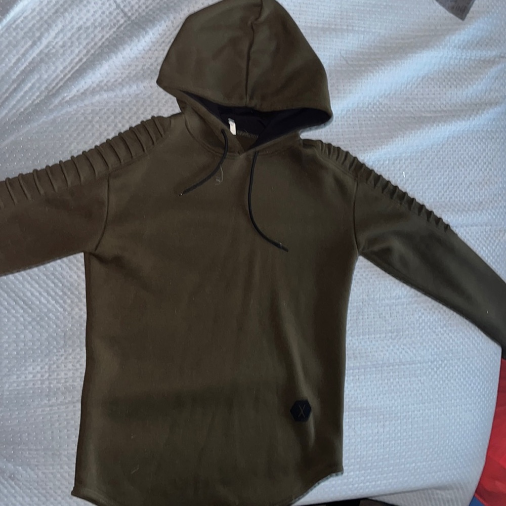 Males green sweater